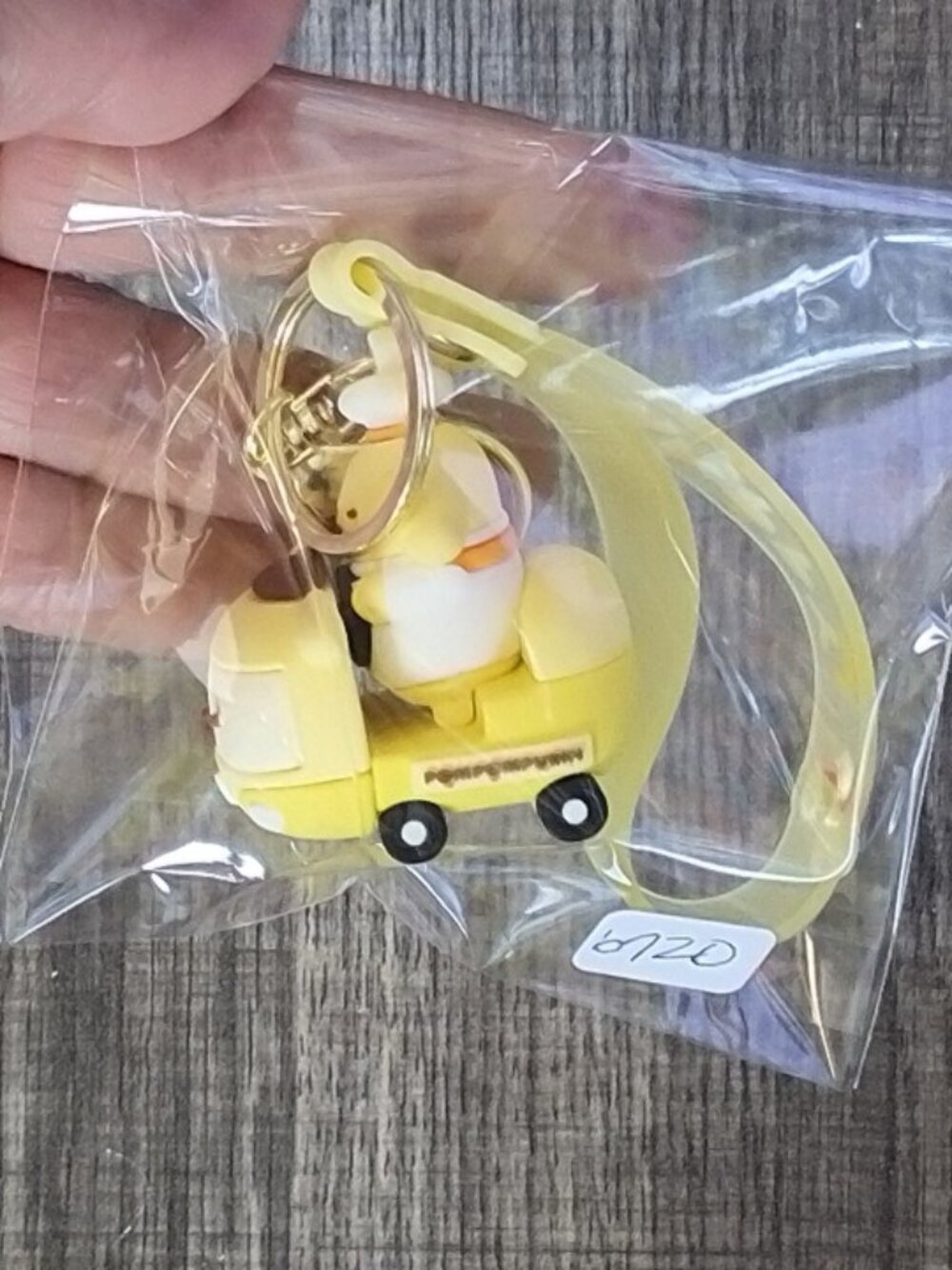 #6720 Hello Kitty & Friends Pompompurin PVC Keychain